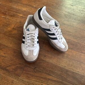 Adidas Men's White and Black Sneakers